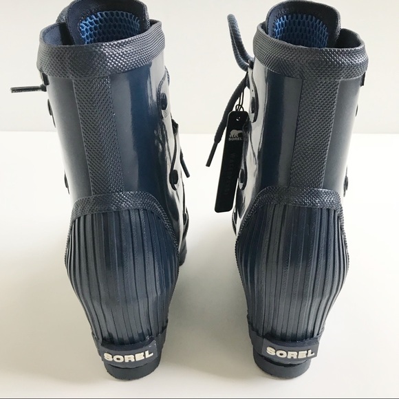 Sorel Joan Rain Wedge Gloss Bootie - Picture 4 of 8